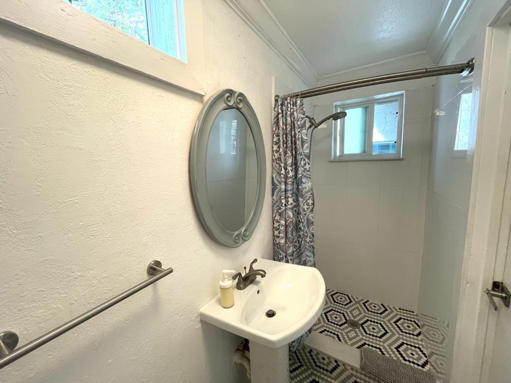Private Studio With Free Parking Miami Exterior photo